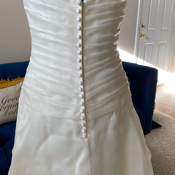 NWOT Wedding Gown - Picture 10 of 13